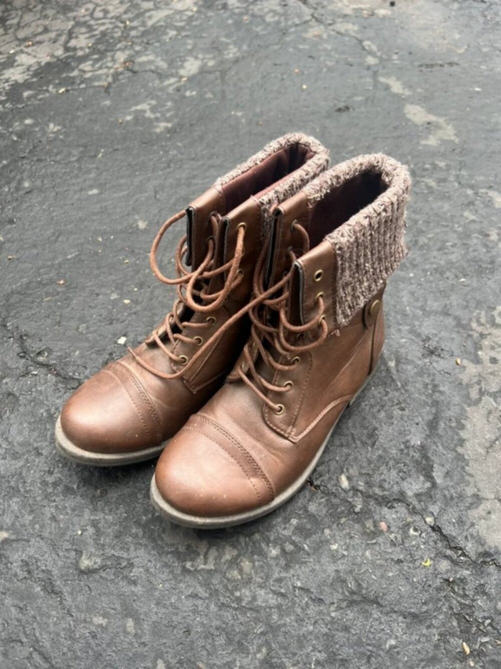 Boots - Picture 3 of 3